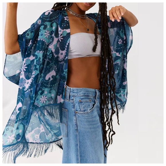 Urban Outfitters Floral Paisley Fringe Kimono - Picture 2 of 6